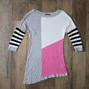 White House Black Market Geometric Tunic Size Small